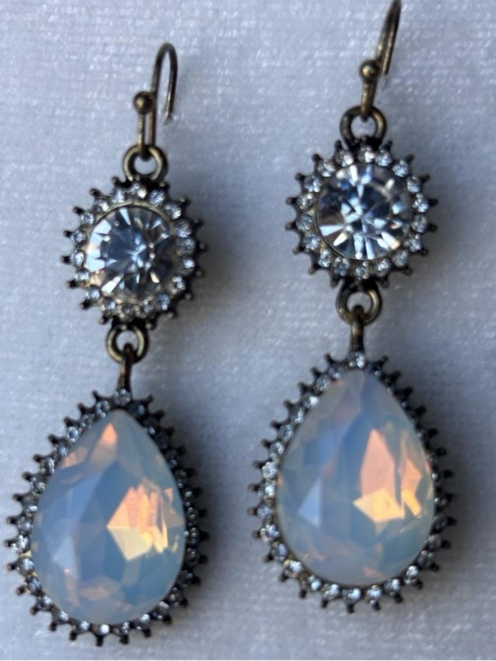 ART DECO TEAR DROP EARRINGS 
Oxidized Brass Vintage Look
Beautiful Condition